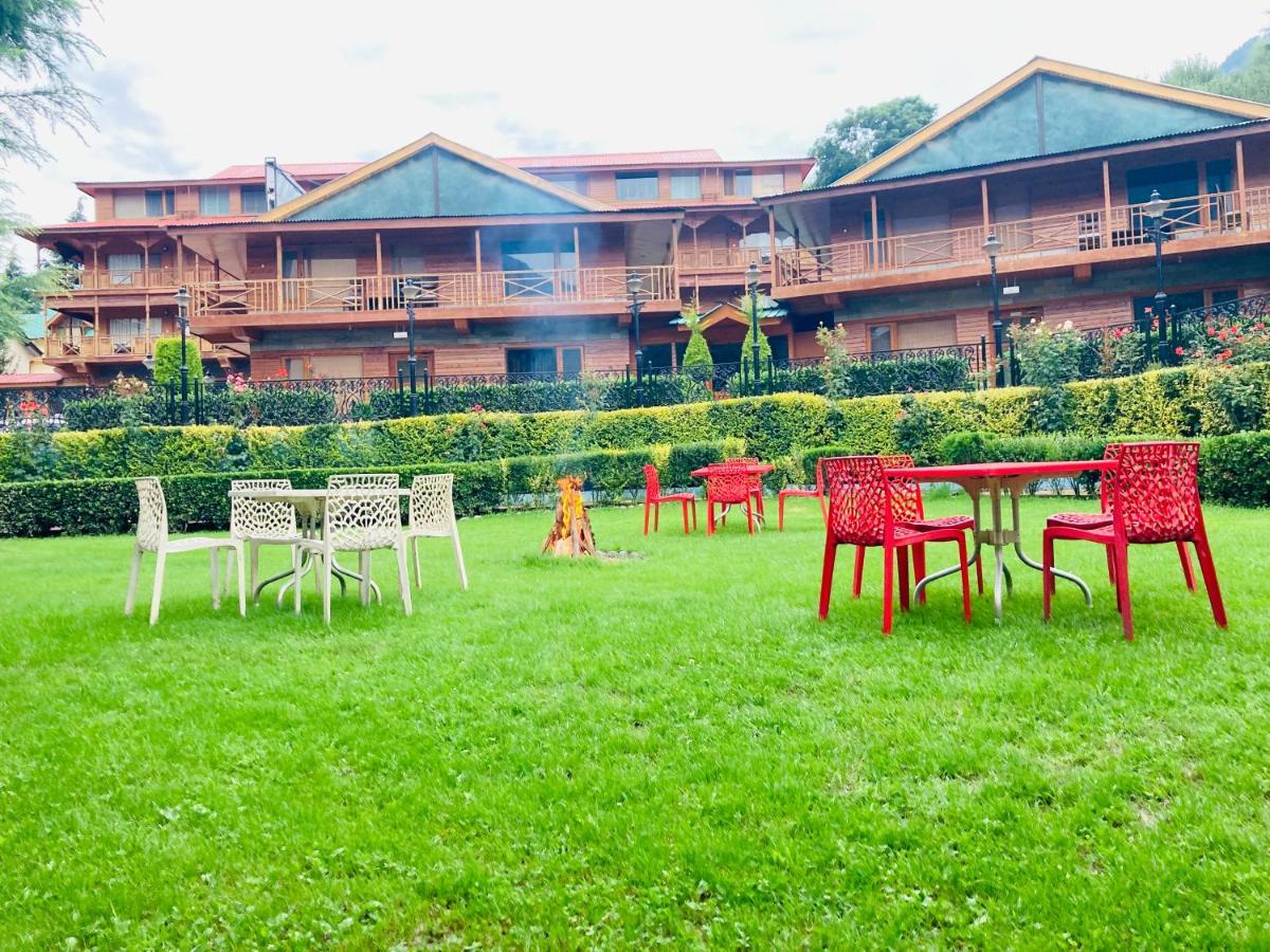 Snow Palm Resort, Manali Exteriör bild