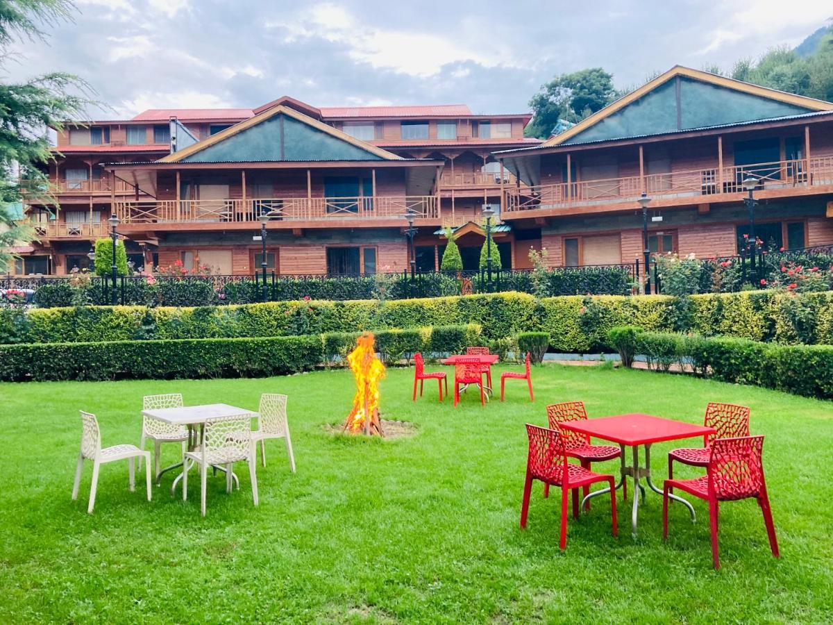 Snow Palm Resort, Manali Exteriör bild