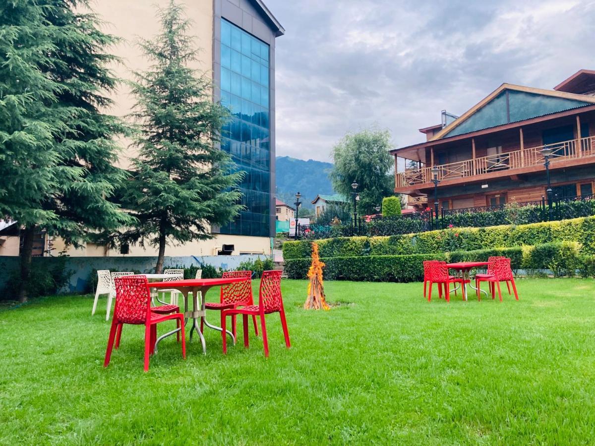 Snow Palm Resort, Manali Exteriör bild